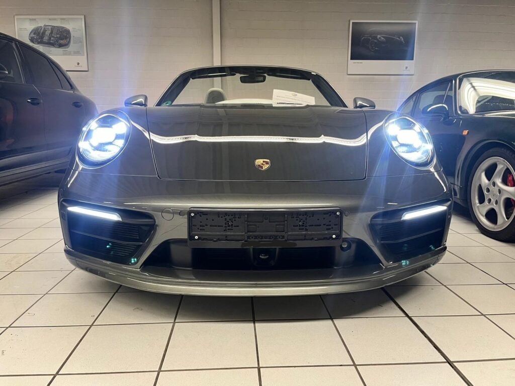 Porsche 992 phase 1 importée du CP de Brème