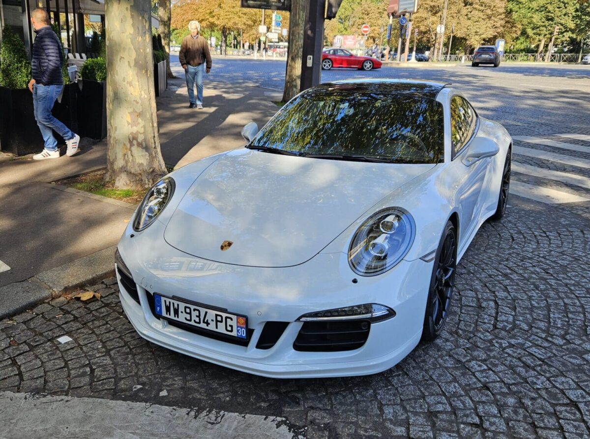 Porsche 911 991.1 GTS Blanche Suède Import Paris