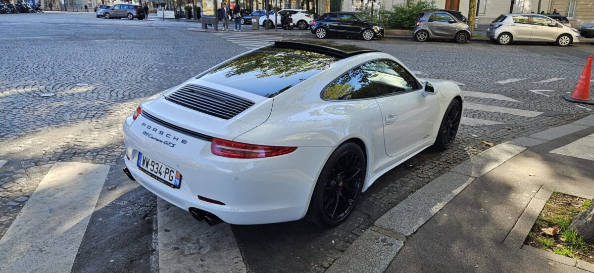 Porsche 911 991.1 GTS Blanche Suède Import Paris