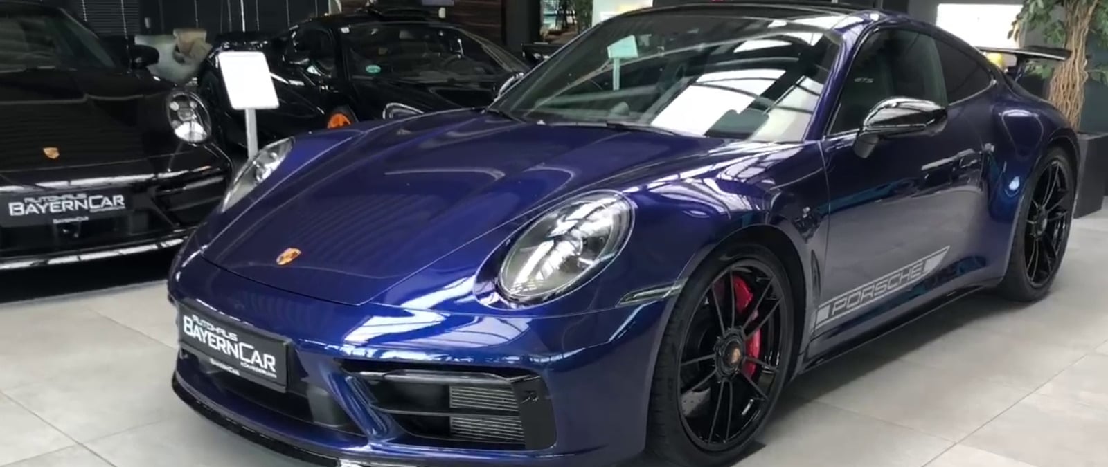 Porsche 911 type 992 GTS Coupé Aerokit 2023 bleu gentiane