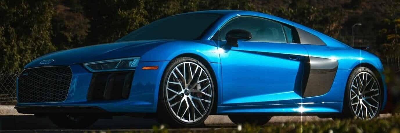 Photo Audi R8 bleu métal Mandataire occasion Audi Importation Allemagne