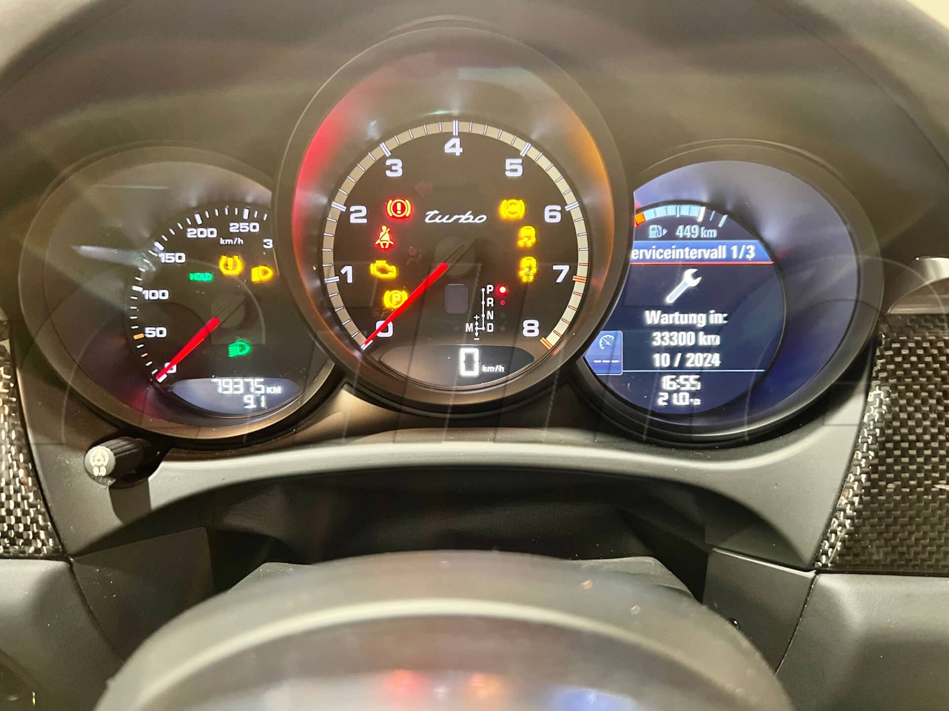 Porsche Macan Turbo 400 gris volcano 2016 Import Porsche Allemagne