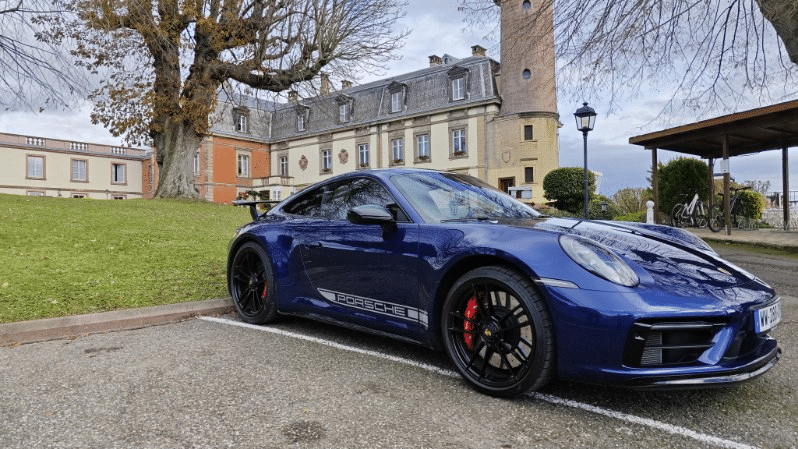 Porsche 911 type 992 GTS Aerokit bleu gentiane Import Porsche