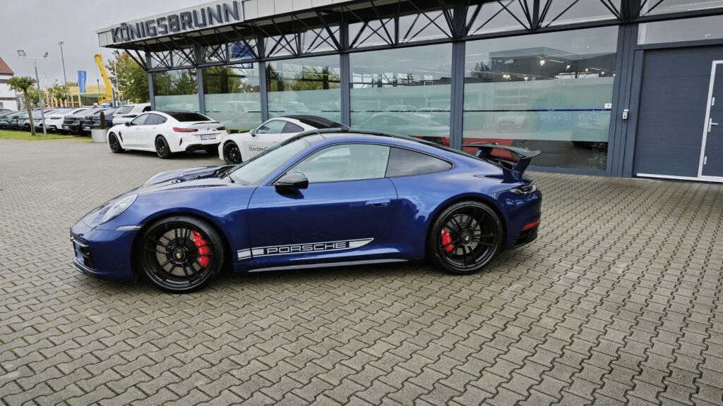 Porsche 911 type 992 GTS Aerokit bleu gentiane Import Porsche