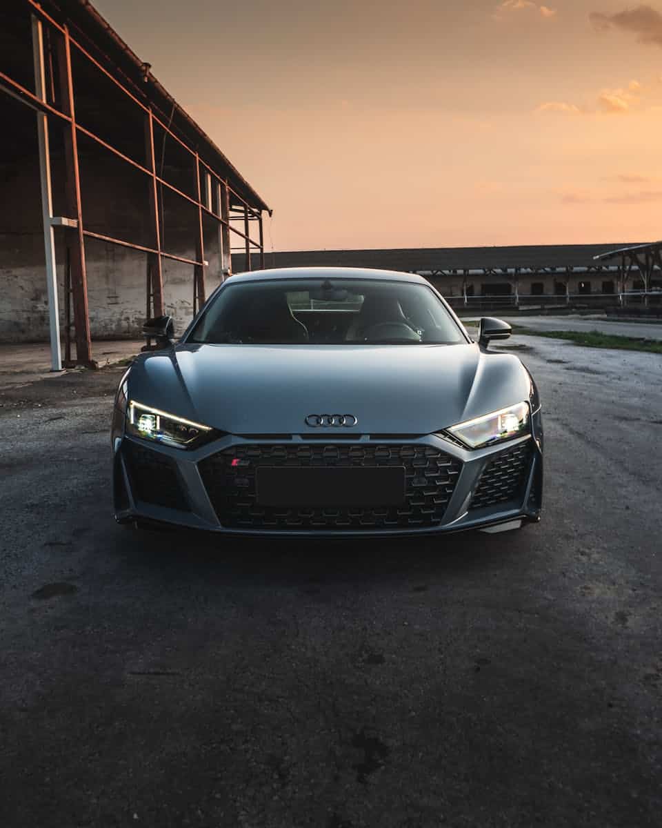 Audi R8 face avant Gris