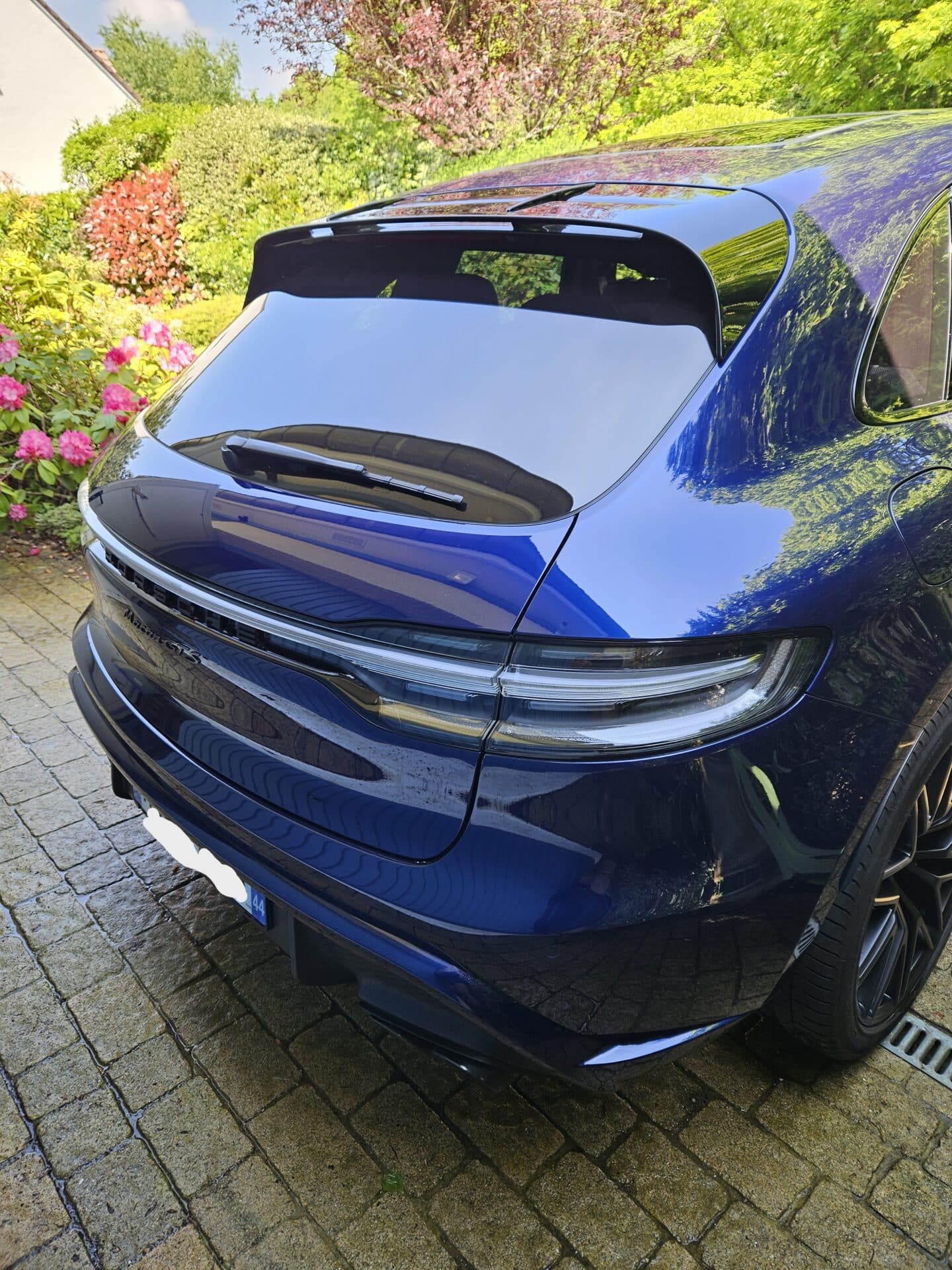 Mon Porsche Macan GTS phase 3 bleu gentiane intérieur Alcantara Import Suède