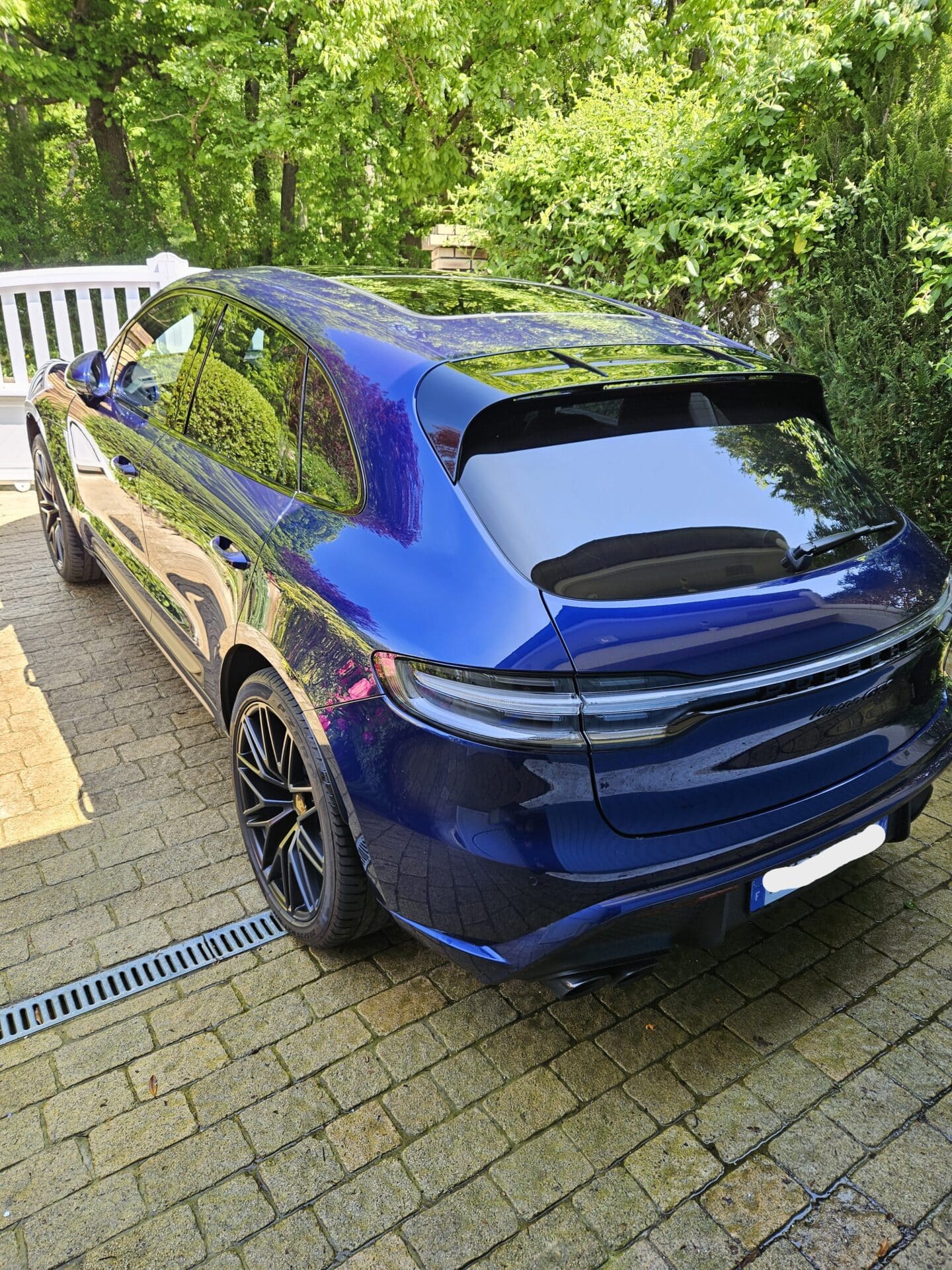 Mon Porsche Macan GTS phase 3 bleu gentiane intérieur Alcantara Import Suède