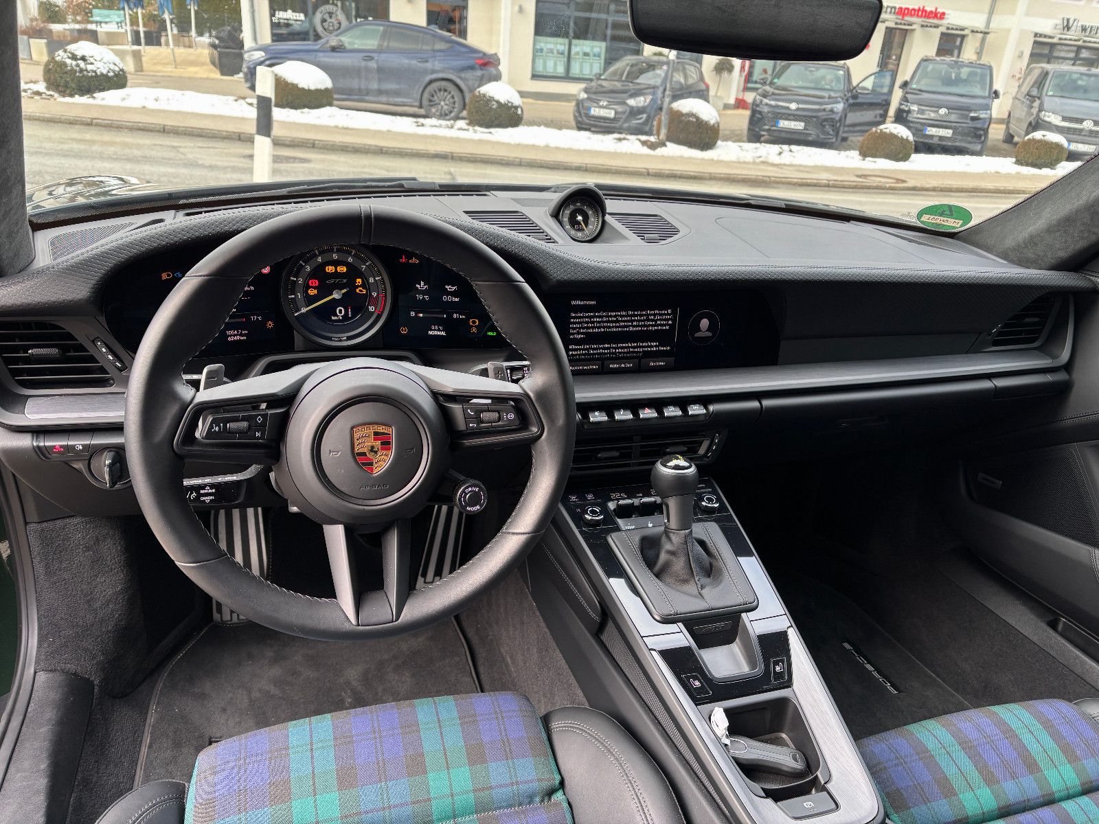 Porsche 911 992 GT3 Touring 2022 vert PTS en Allemagne