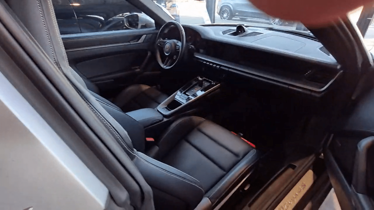 Porsche 911 992 phase 1 Targa 4S PDK couleur grise GT Silver Import Belgique