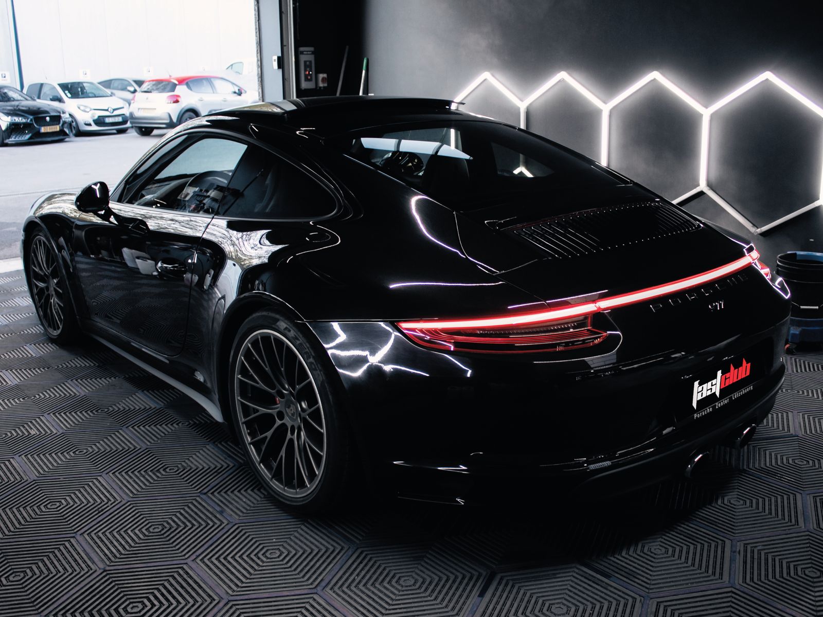 Porsche 911 type 991 phase 2 Carrera 4S PDK full black Import Luxembourg