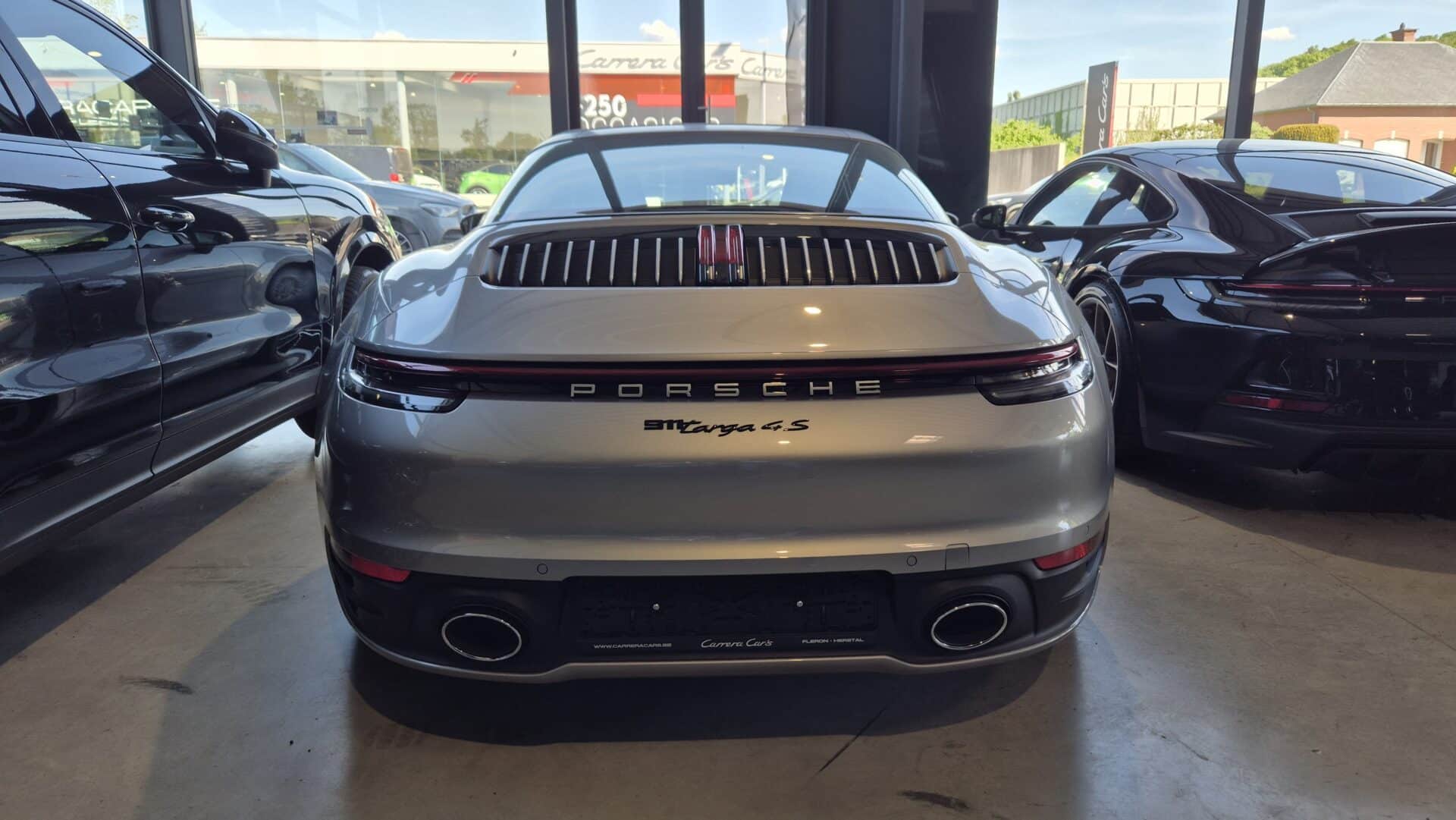 Porsche 911 992 phase 1 Targa 4S PDK couleur grise GT Silver Import Belgique