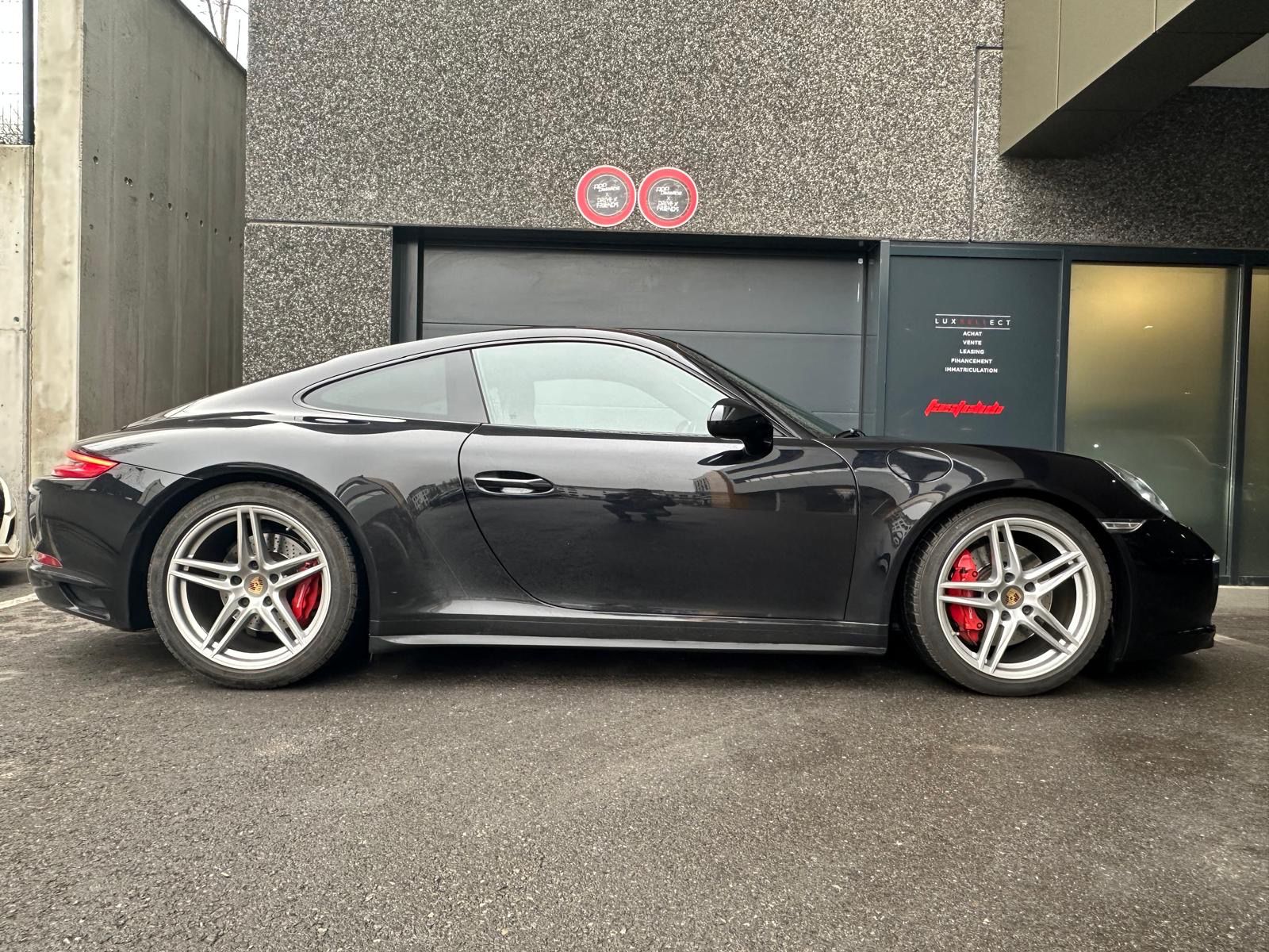 Porsche 911 type 991 phase 2 Carrera 4S PDK full black Import Luxembourg