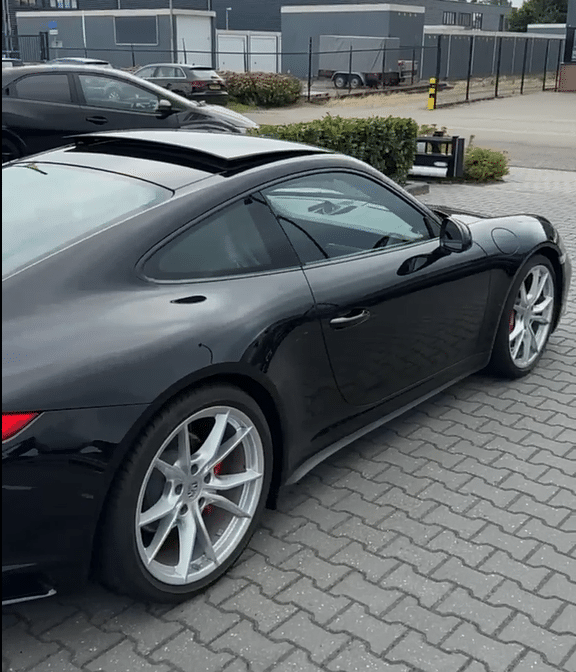 Achat d'une Porsche 911 type 991 phase 2 4S Coupé PDK full option couleur noir aux Pays-Bas