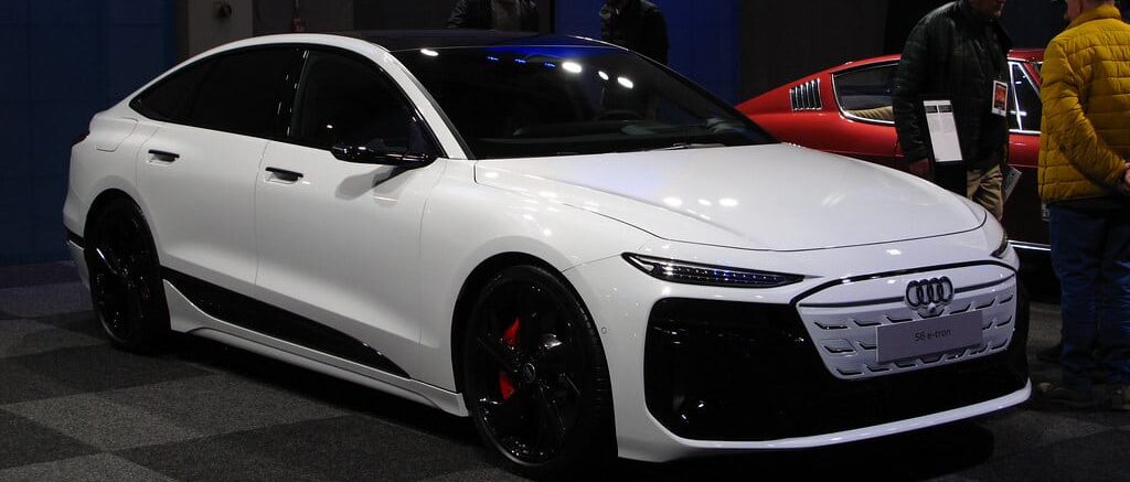 Audi A6 Etron Berline électrique blanche jantes noires en Importation