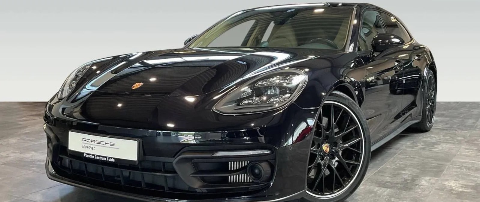 Porsche Panamera phase 2 noire intérieur full black e-hybrid 2021 Import Allemagne