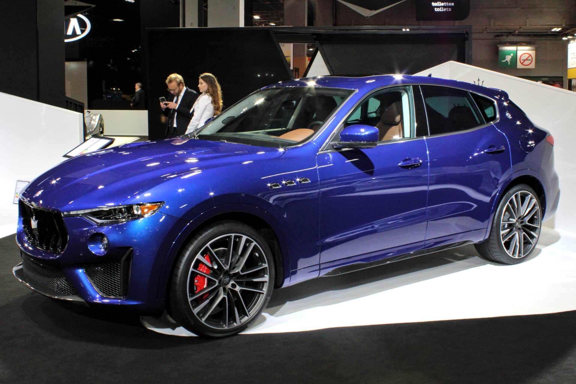 SUV Premium Maserati Levante Bleu intérieur beige