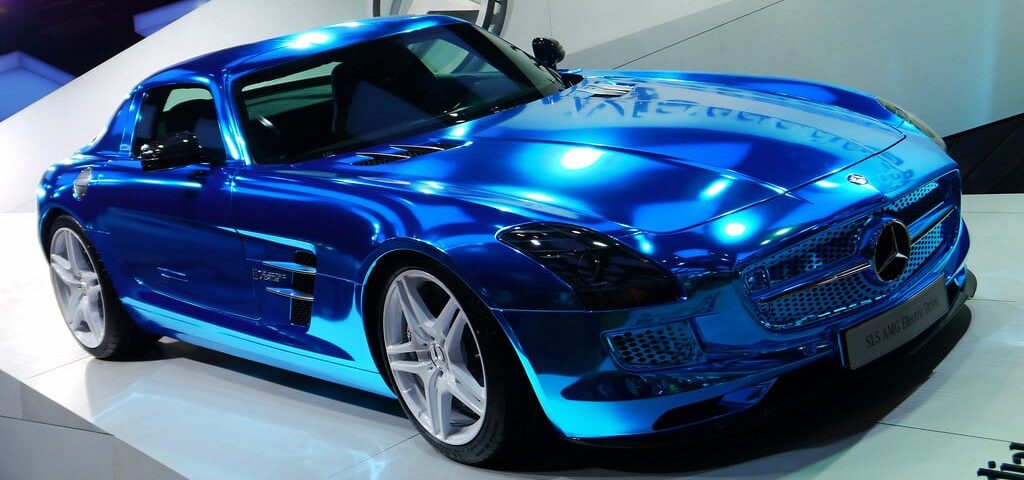 Mercedes coupé électrique bleu Import