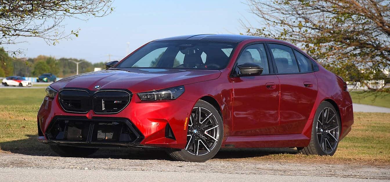 BMW M5 2025 Import Allemagne full options rouge carmin