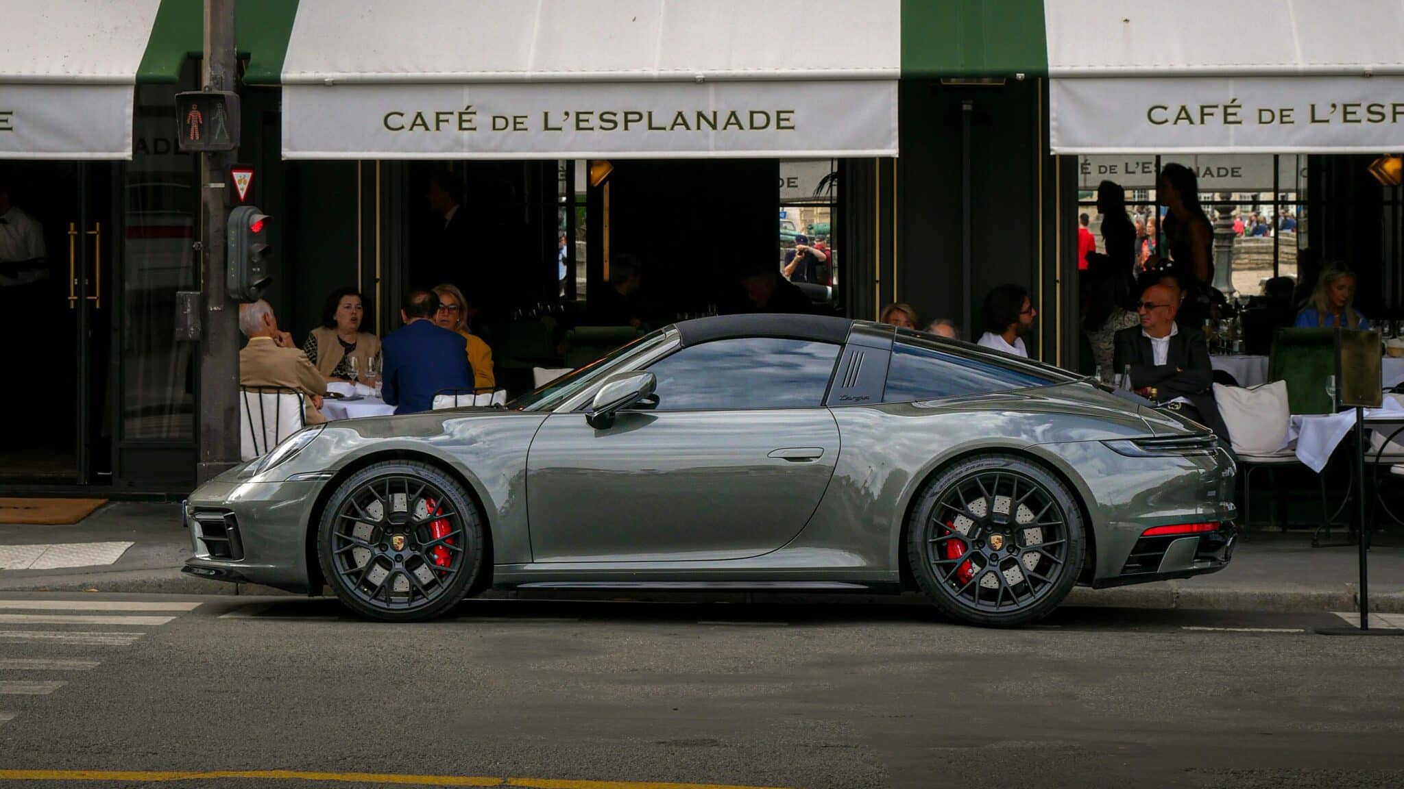 Photo HD illustration importation gamme PORSCHE Premium Auto Conseil