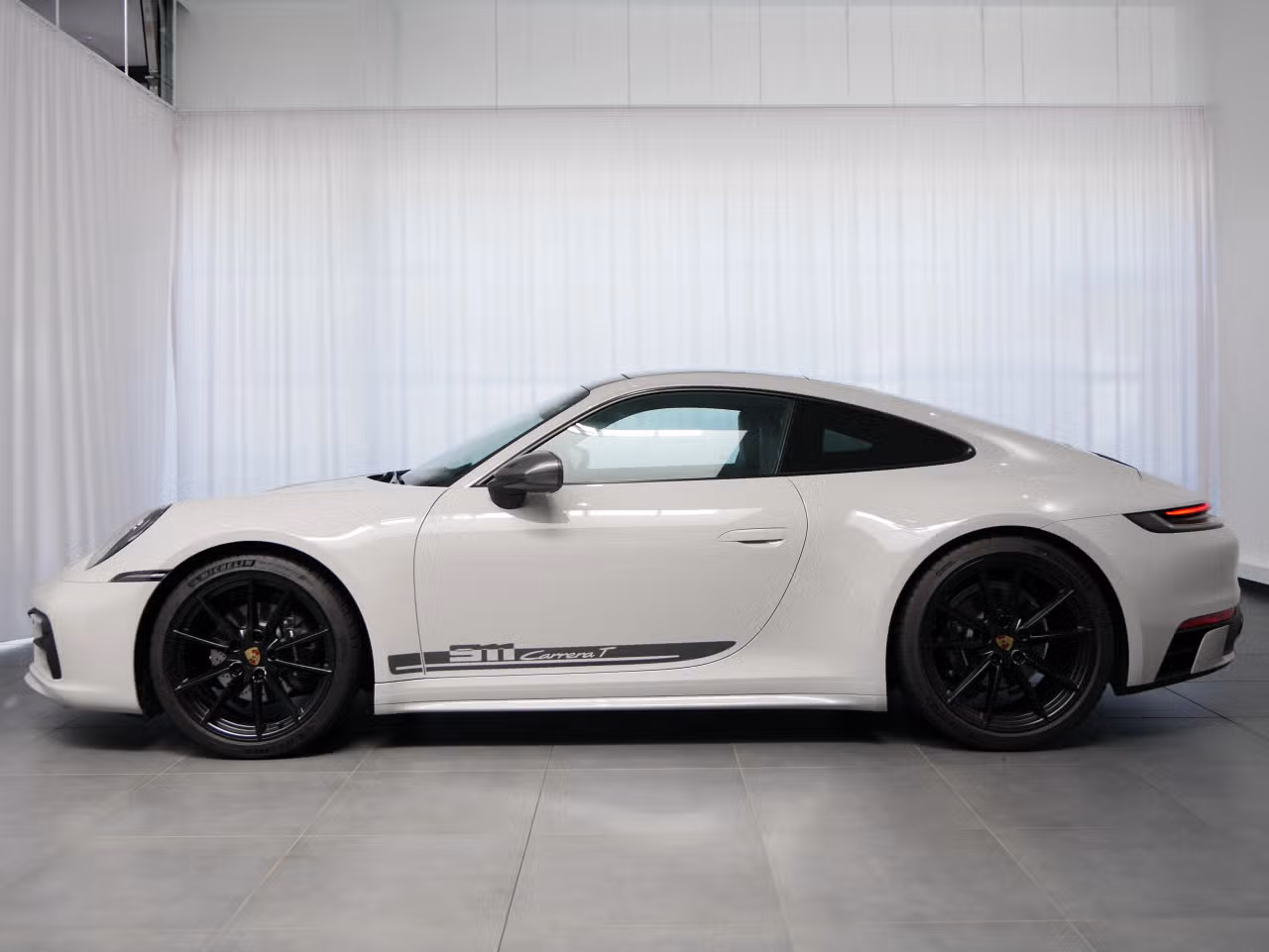 Porsche 911 Carrera T Allemagne couleur blanche jantes noires