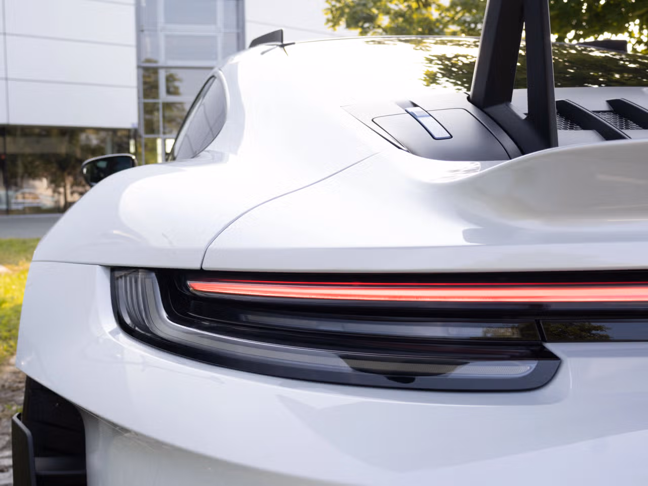 Porsche 911 992 GT3 RS Pack Weissach blanche