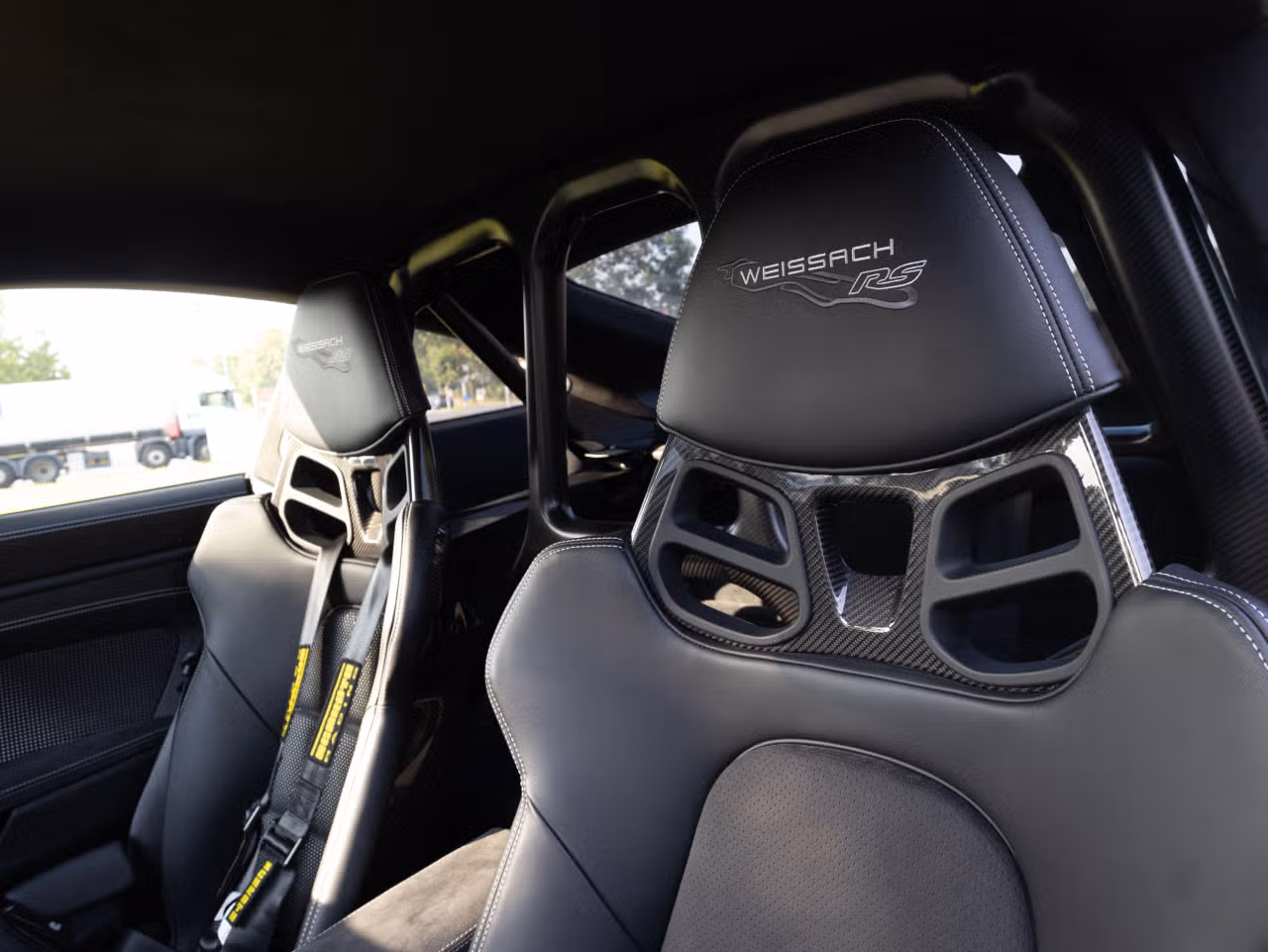 Porsche 911 992 GT3 RS Pack Weissach blanche