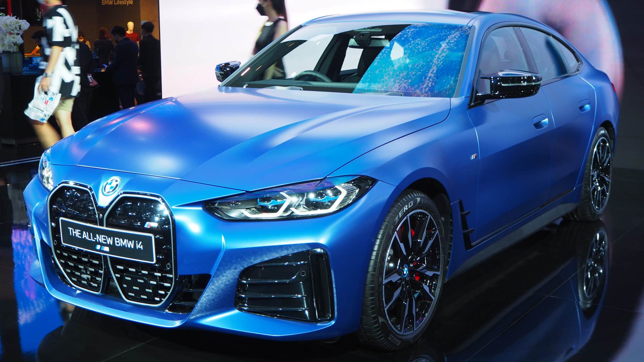 BMW I4 occasion Allemagne bleu métal face avant