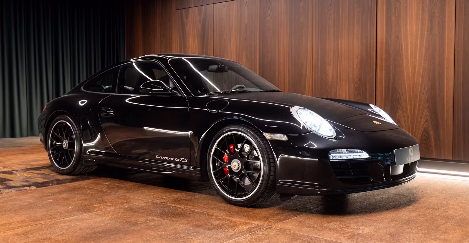 Porsche 911 GTS Coupé type 997 noir intense AVD Import
