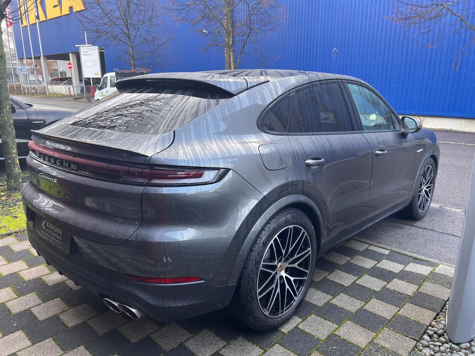 Porsche Cayenne S E-Hybrid Coupé 2024 Gris Volcano – photo hero – import Allemagne