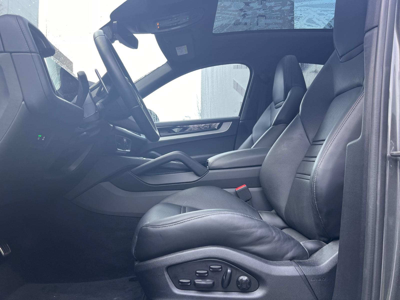 Porsche Cayenne S E‑Hybrid Coupé 2024 – intérieur 4 – import Allemagne