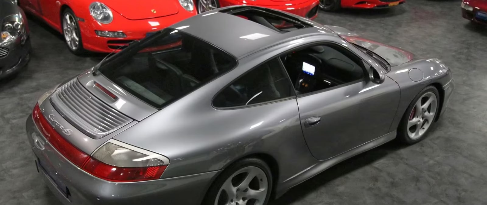 Porsche 911 996 4S coupé de couleur grises en Import
