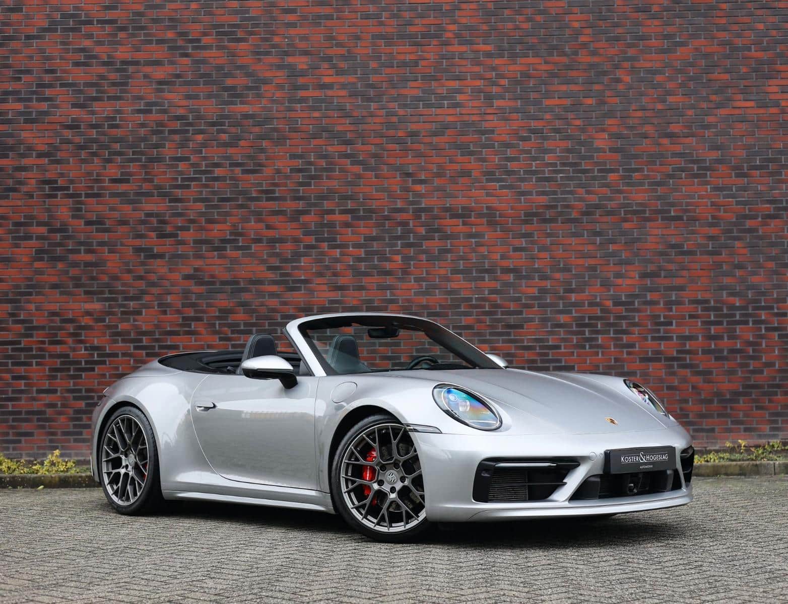 Importation Porsche 911 992.1 Cabriolet 4S PDK Extérieur couleur gris argent GT