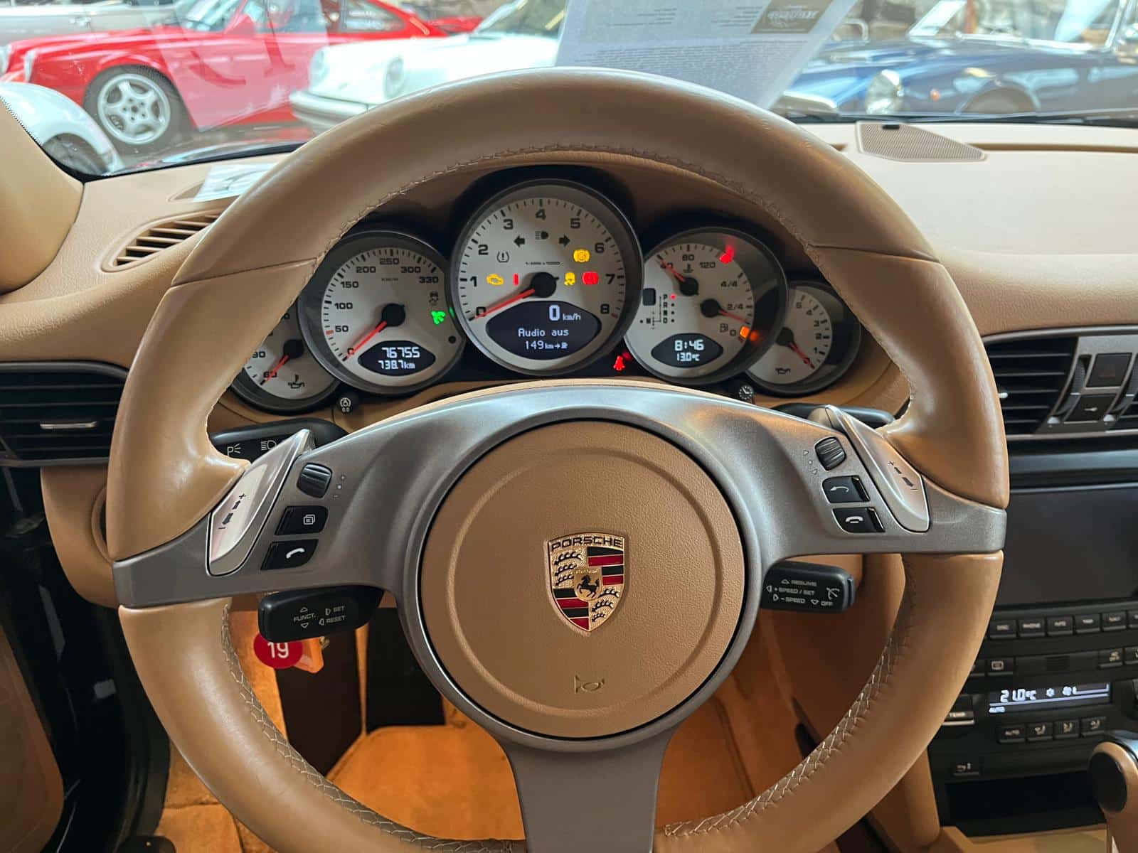 Porsche 911 type 997(2) Carrera 4 PDK volant multifonctions cuir beige