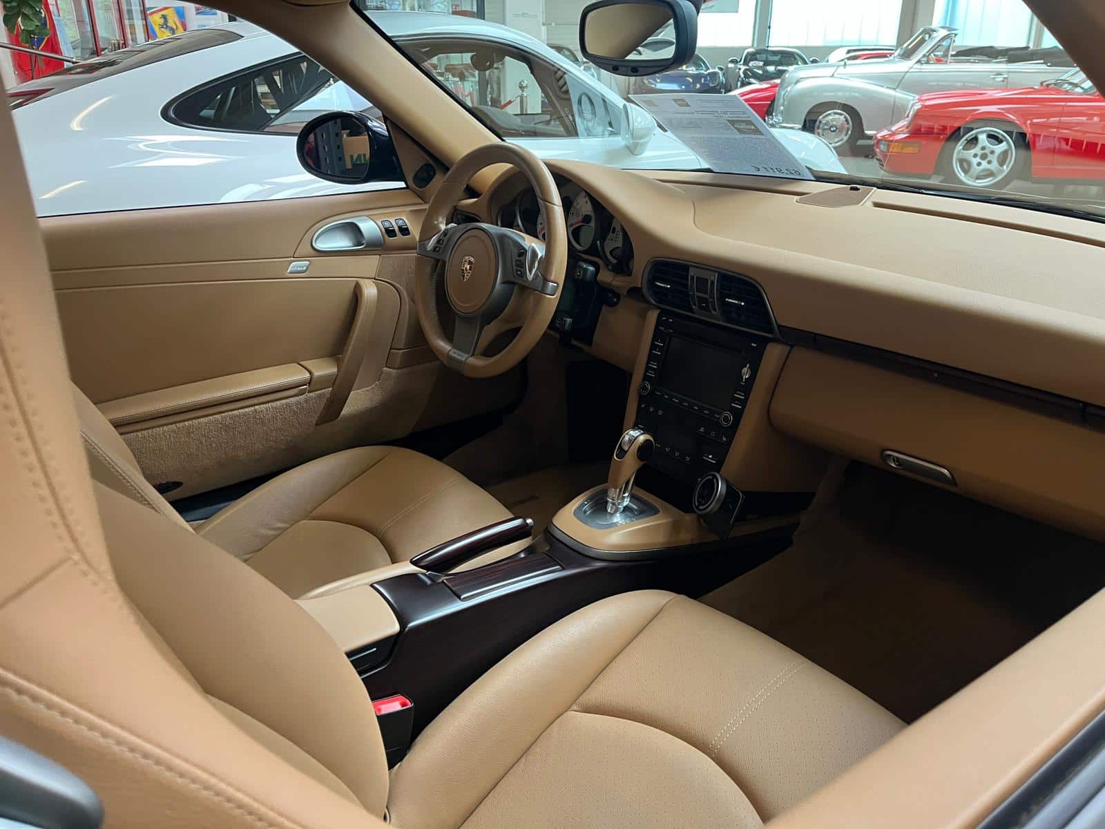 Porsche 911 type 997(2) Carrera 4 PDK intérieur cuir étendu beige