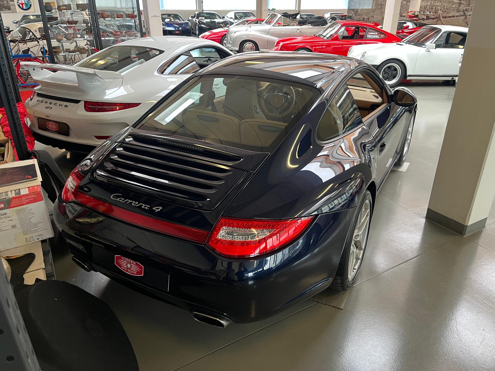 Porsche 911 type 997(2) Carrera 4 PDK vue de haut