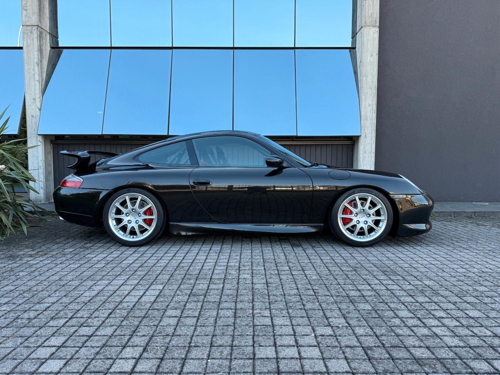 Porsche 911 996 GT3 2000 vue de droite