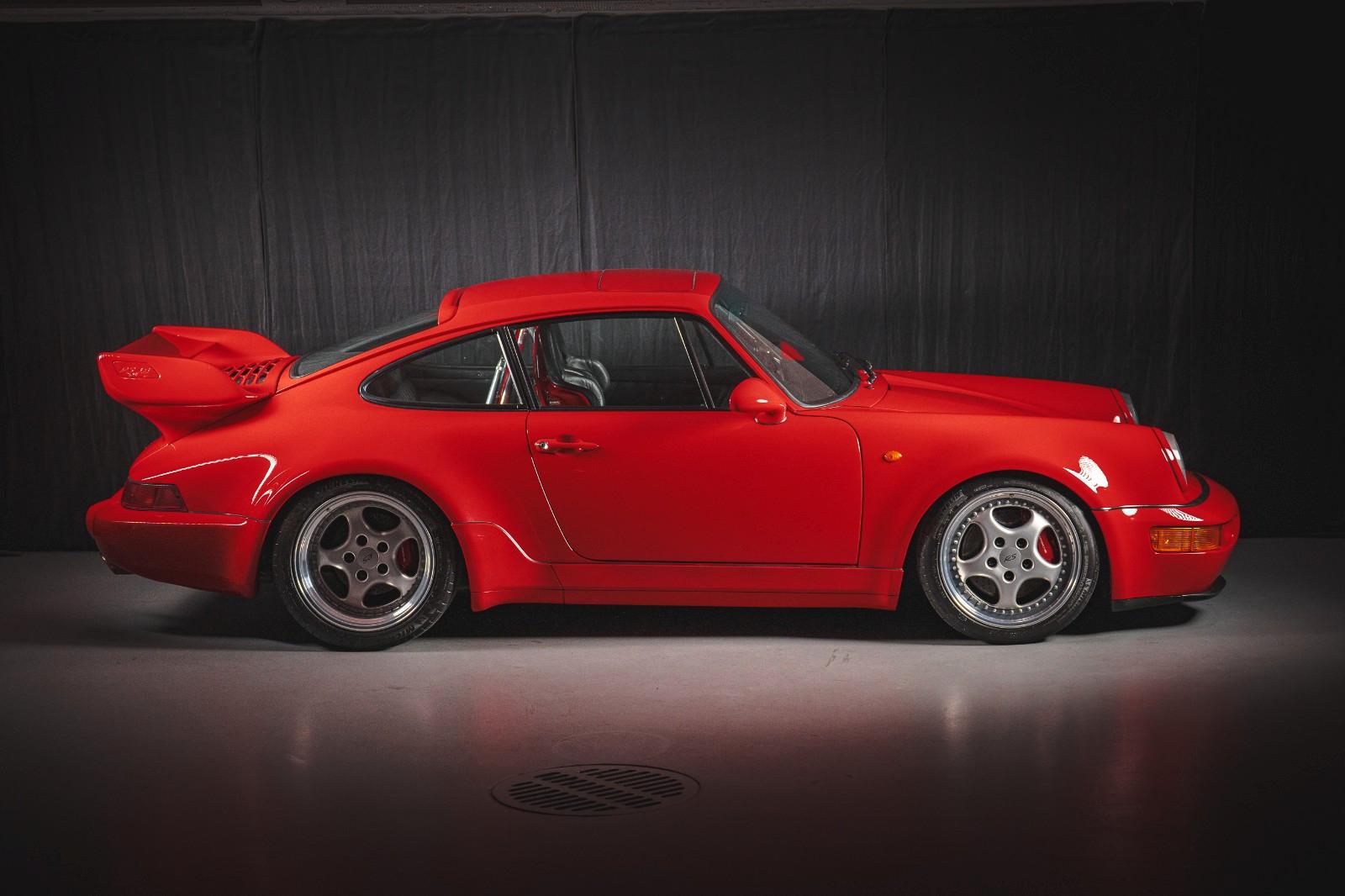 Porsche 911 964 série spéciale 600ch rouge vif