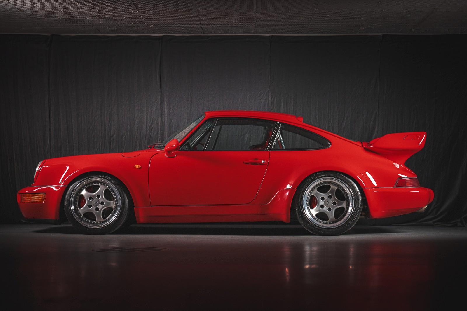 Porsche 911 964 série spéciale 600ch rouge vif