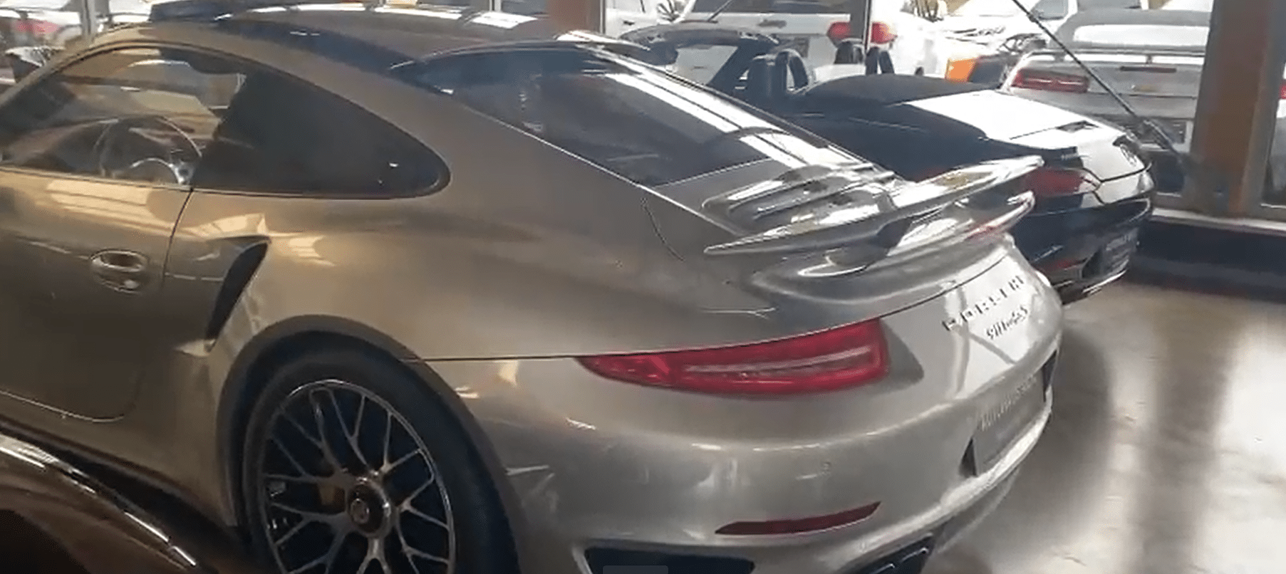 Porsche 911 type 991.1 Turbo S GT Silver intérieur cuir rouge