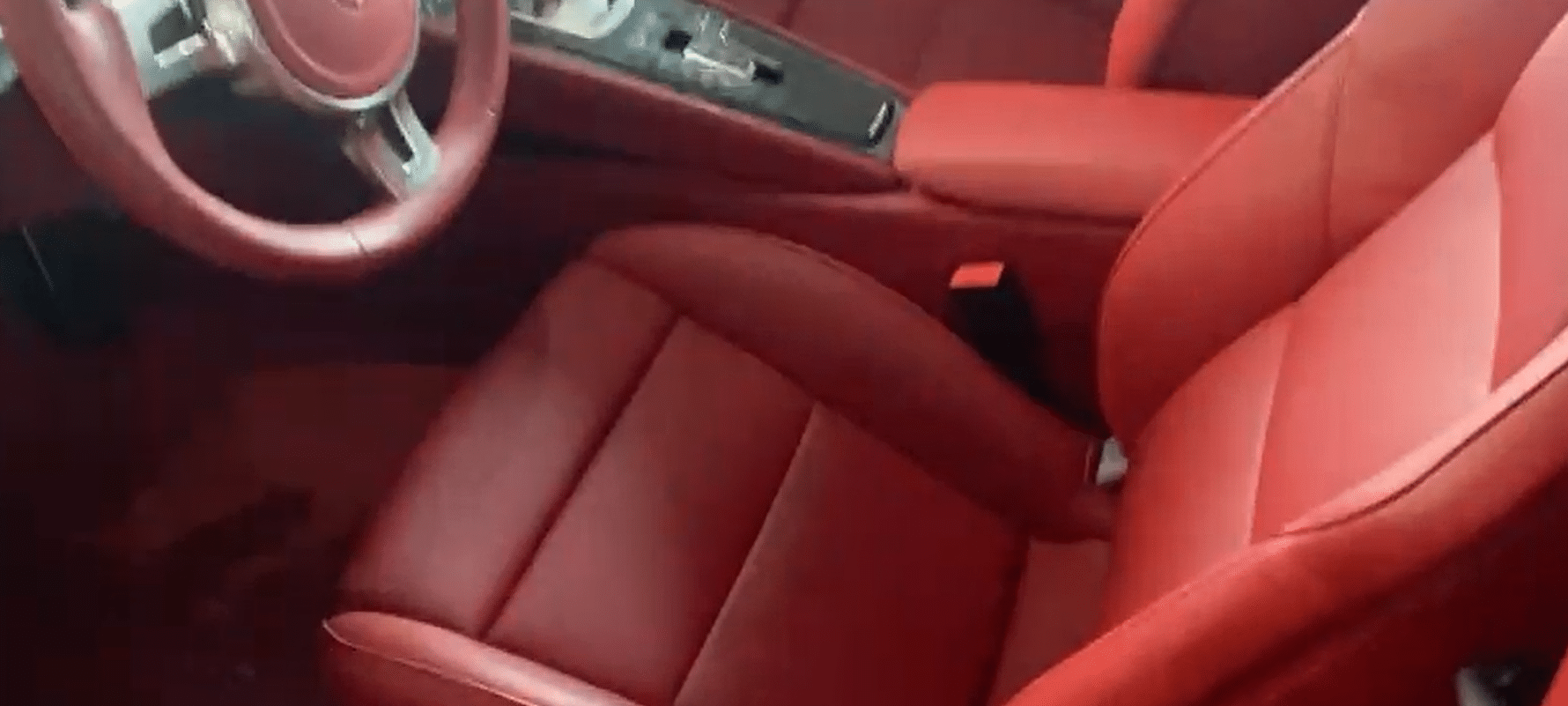 Porsche 911 991 Turbo S 2014 intérieur cuir rouge