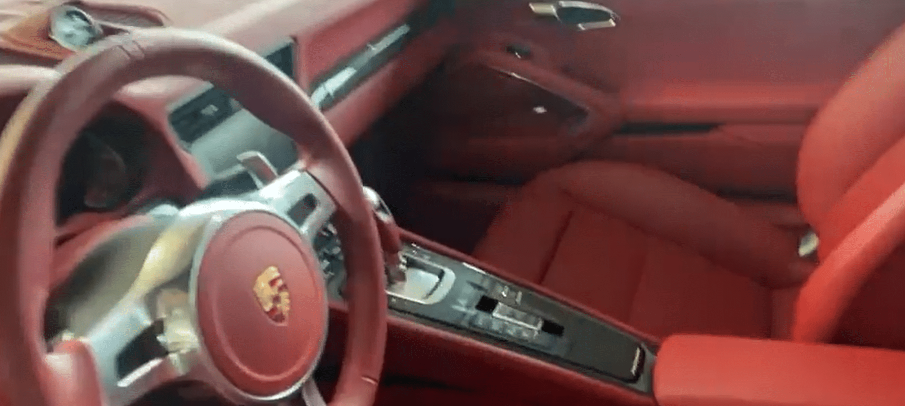 Porsche 911 991 Turbo S 2014 intérieur cuir rouge
