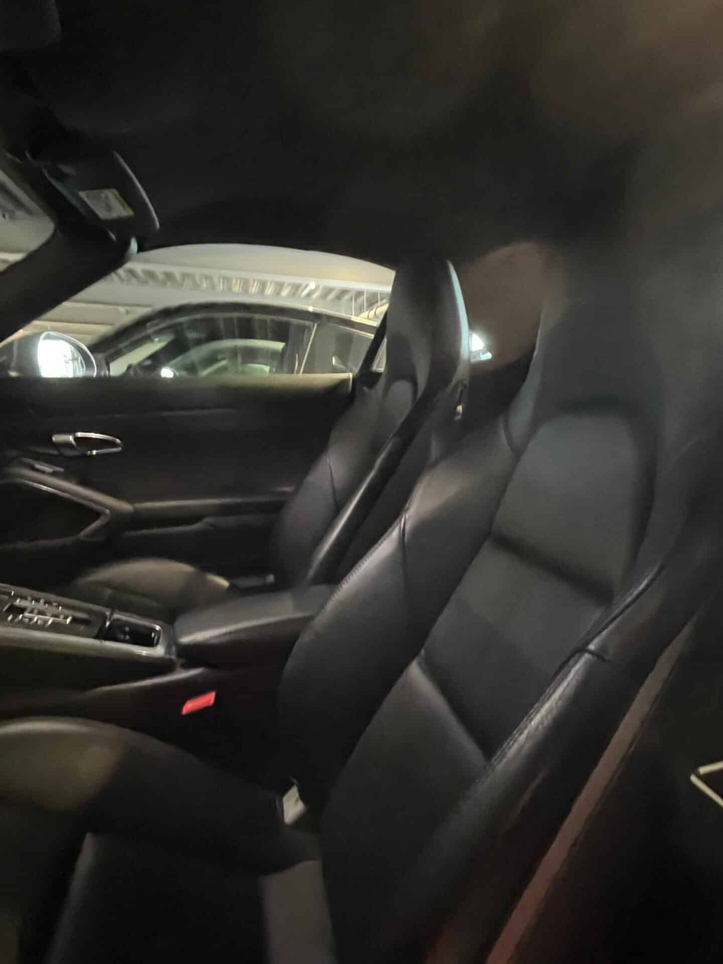 Porsche 911 type 991 phase 2 Carrera Cabriolet bleu graphite sièges sport