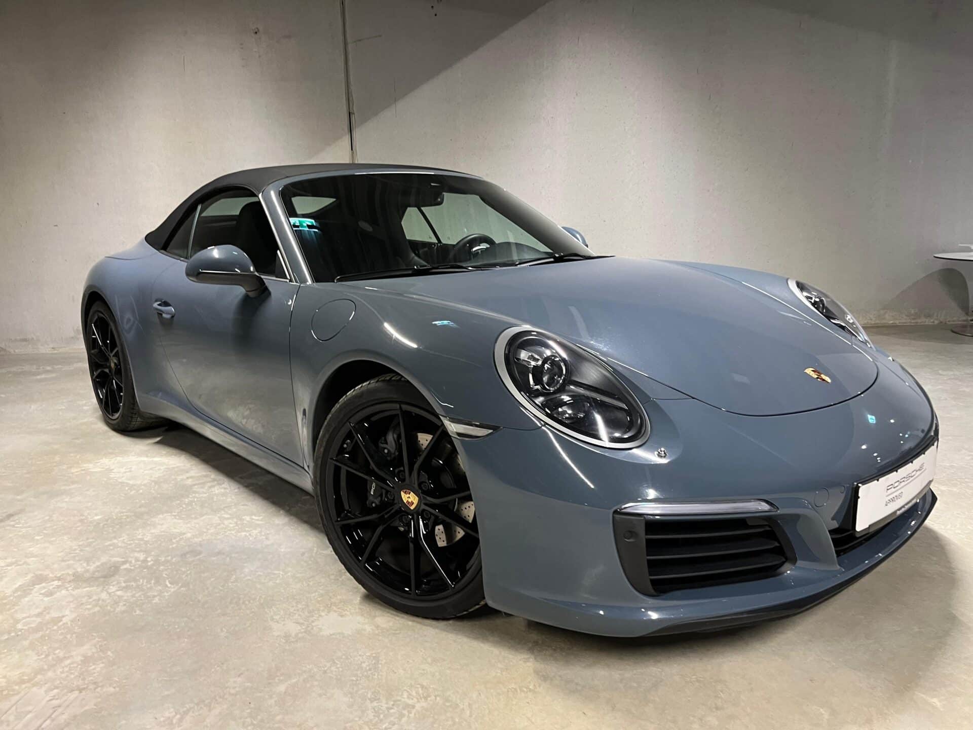 Porsche 911 type 991 phase 2 Carrera Cabriolet bleu graphite en Import