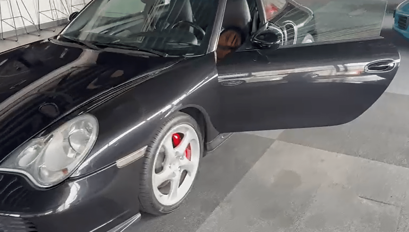 Porsche 911 996 Turbo 2001 noir intense en Import Pays-Bas