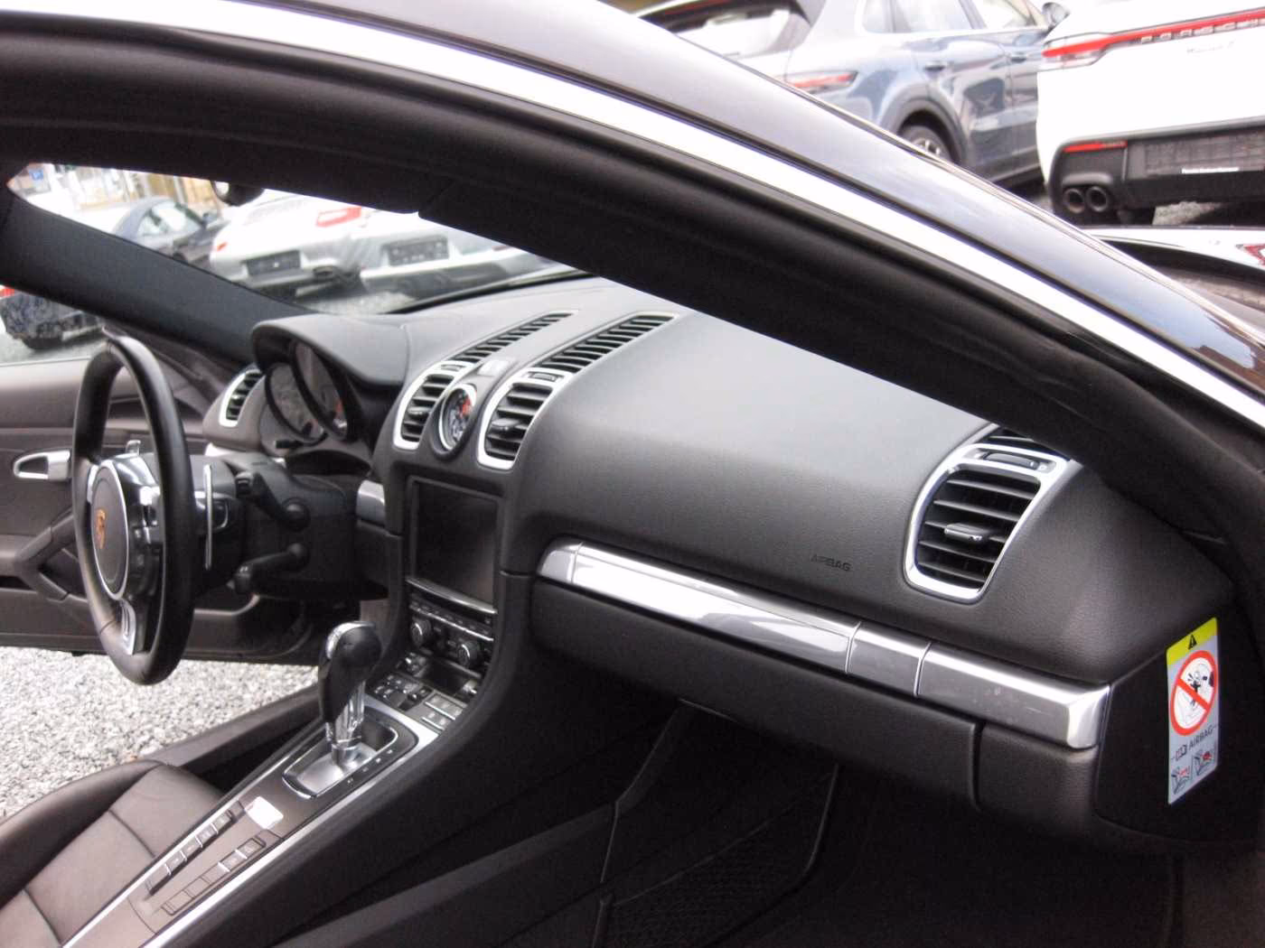 Porsche Cayman 981 black edition vue sièges avant