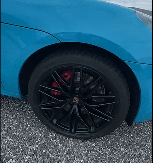 Porsche Macan GTS 2022 bleu miami jante 21 rs spyder noire