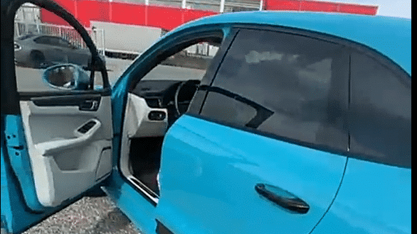 Porsche Macan GTS 2022 bleu miami vue gauche