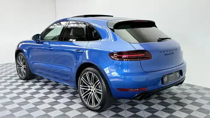 Porsche Macan Import bleu