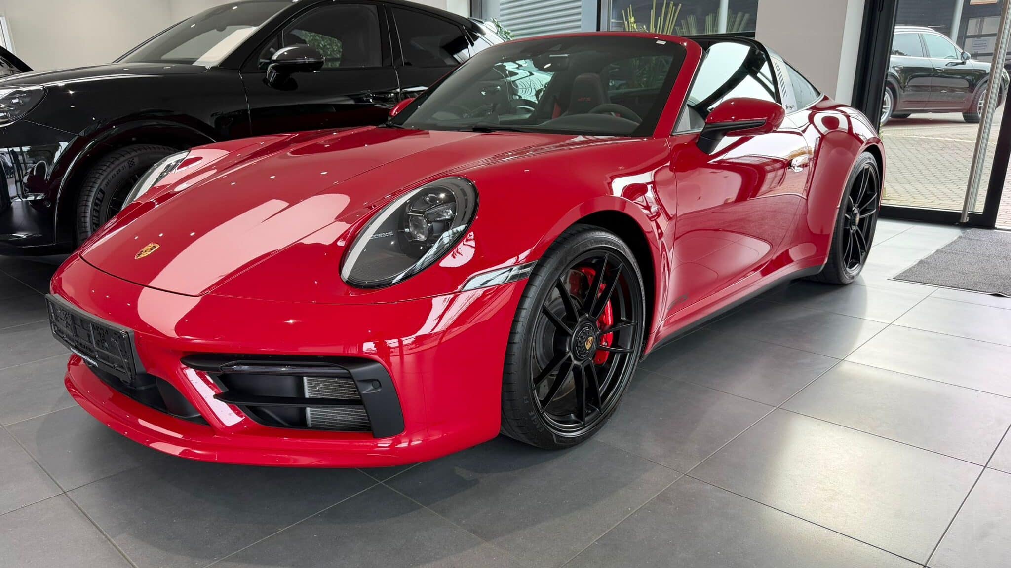 Porsche 911 type 992 phase 1 Targa 4GTS PDK Rouge Carmin Porsche Approved