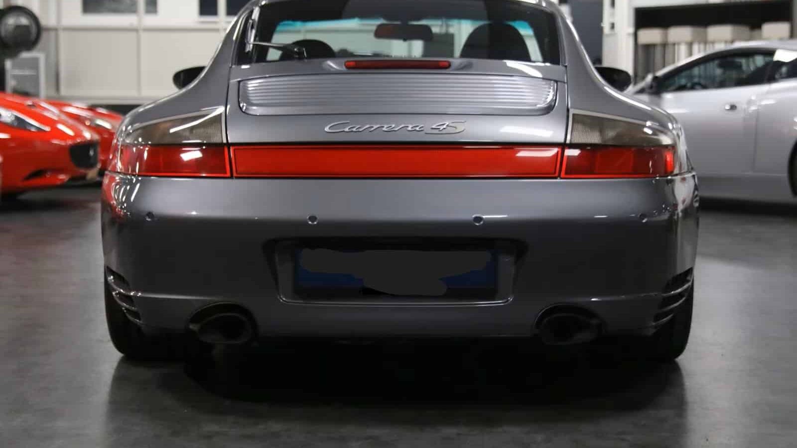 Porsche 911 type 996 4S 2023 gris foncé intérieur cuir noir